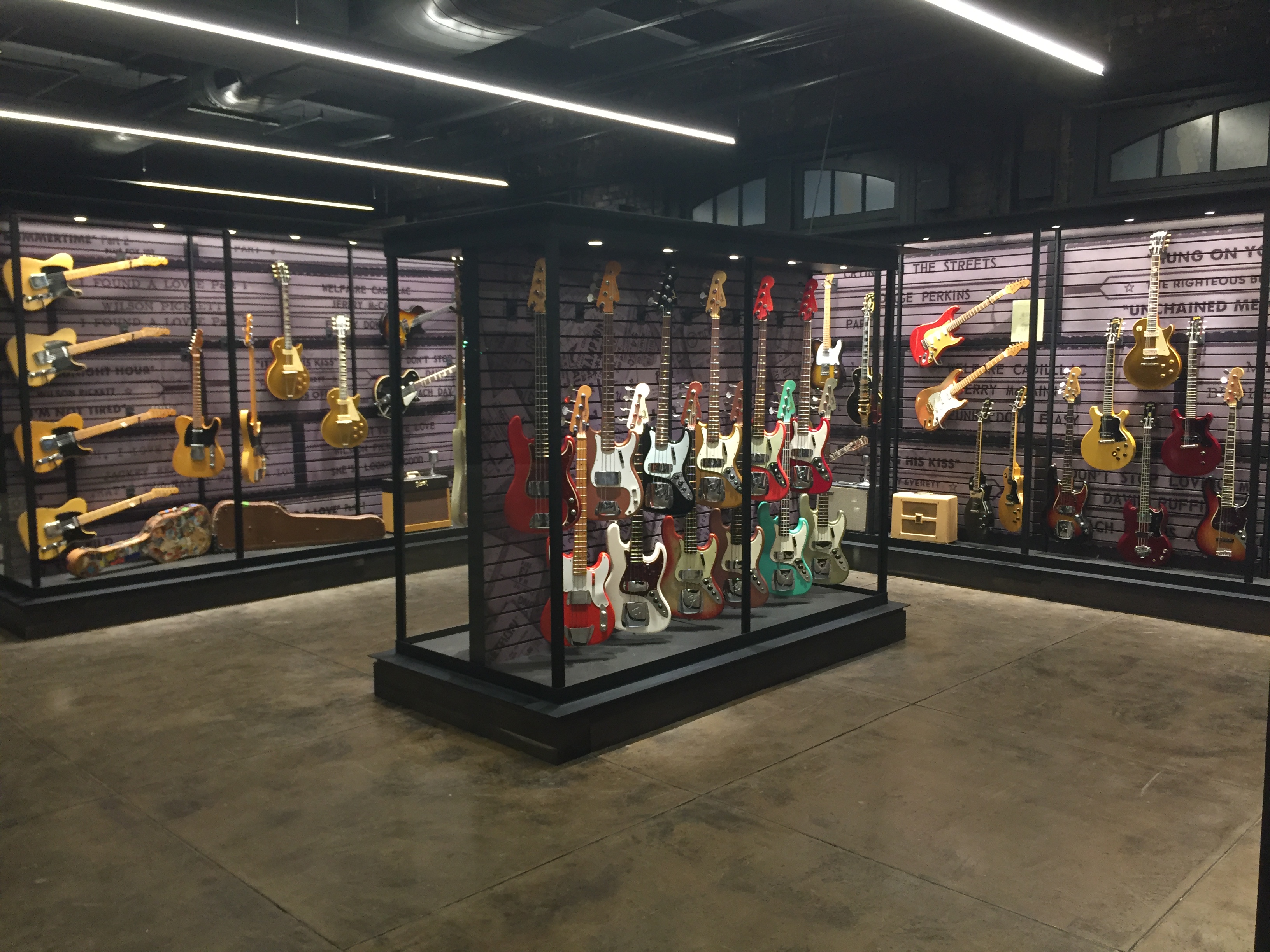 CHATTANOOGA'S SONGBIRDS GUITAR MUSEUM NOW OPEN Tennessee Vacation