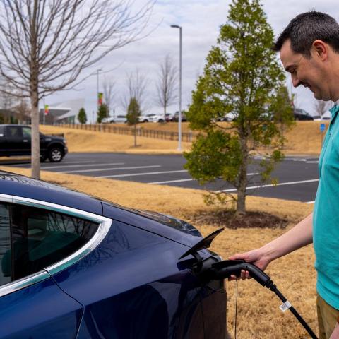 Discovery Park Installs Electric Vehicle Charging Stations