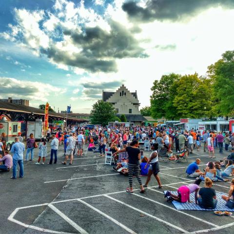 FOOD TRUCK PARK & MARKET KICK-OFF HAS 17 FOOD TRUCKS AND ENTERTAINMENT IN KNOXVILLE