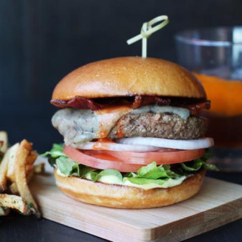 Hopdoddy Burger Bar Opens First Tennessee Location in Nashville