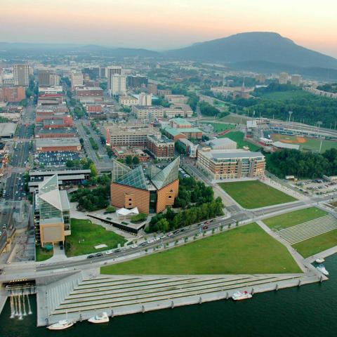 Tennessee Aquarium Celebrates 25th Anniversary with “Spring!,” a One-of-a-kind Dinner on the Walnut Street Bridge
