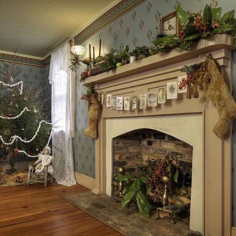 Colors of Christmas: A 40 Year Holiday Tradition in Jonesborough, Tennessee’s Oldest Town