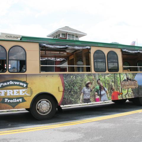 Gatlinburg Offers Free Trolleys Now through August