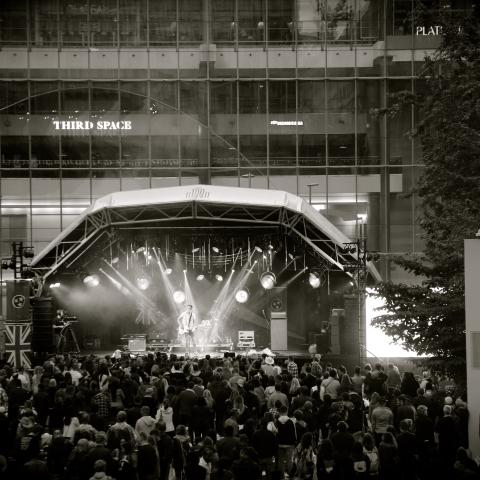 Country Music Fans Fill Canada Square Park in London, England for 2017 Nashville Meets London Music Festival