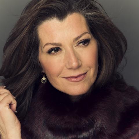 Amy Grant, Martha R. Ingram to be Inducted into Music City Walk of Fame