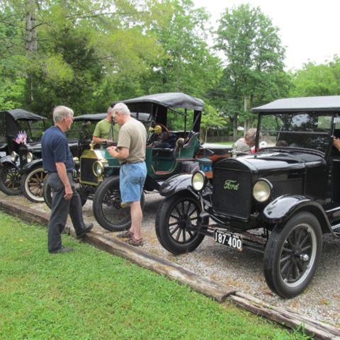 Historic Rugby Hosts Classic Car Show and Street Fair 