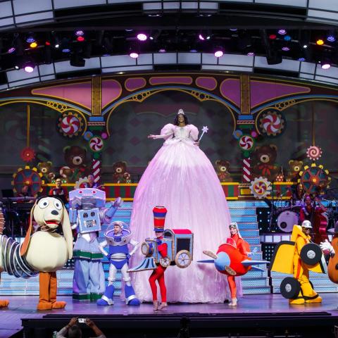“Christmas at The Smoky Mountain Opry” Bigger, Brighter and Bolder Than Ever