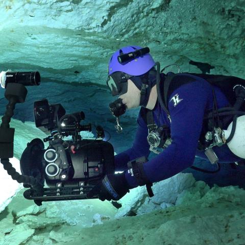 Underground cinema 